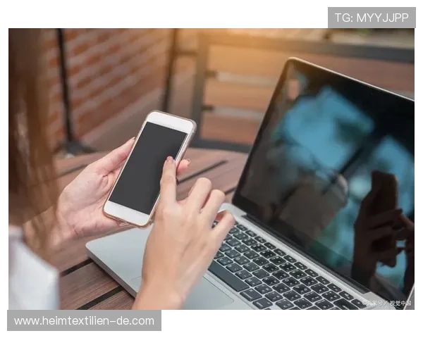 利用K8视讯厅的多平台支持功能，实现手机、平板和电脑多设备无缝切换娱乐体验